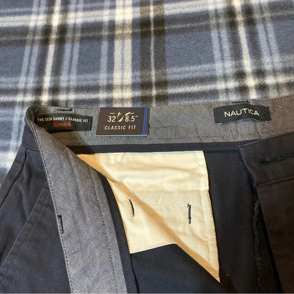 Nautica the Deck Shorts, Classic Fit Stretch, Adult Size 32W, 8.5" Inseam Blue - Picture 2 of 6